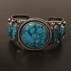 Silver Tone Turquoise Colored Bracelet